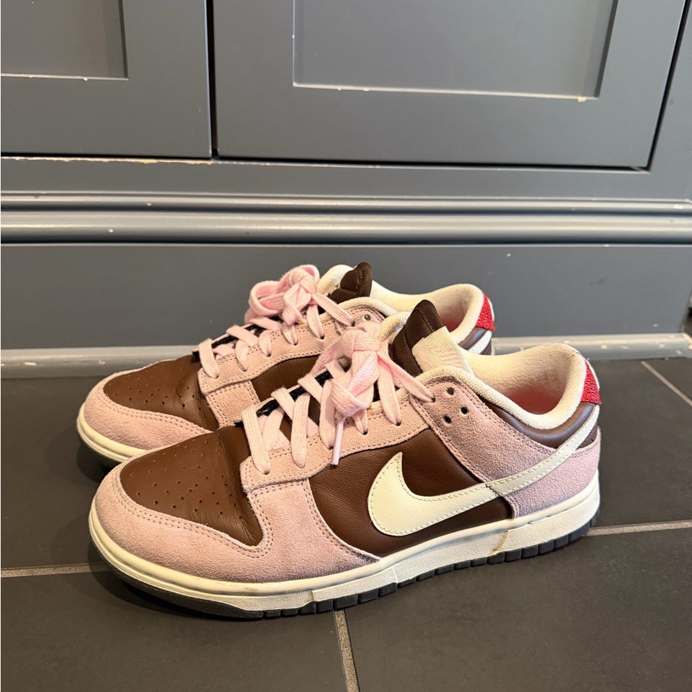 Nike women’s dunks Low-Top Sneakers in Pink, Brown & White
